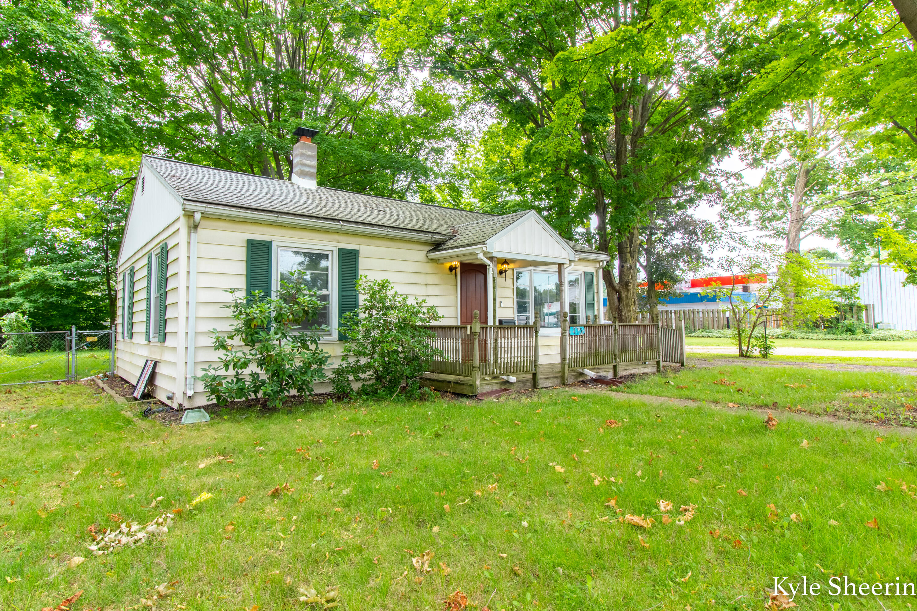 115 North Grant Avenue Three Rivers, MI 49093 - Photo 3 of 29 115 (28 of 29)