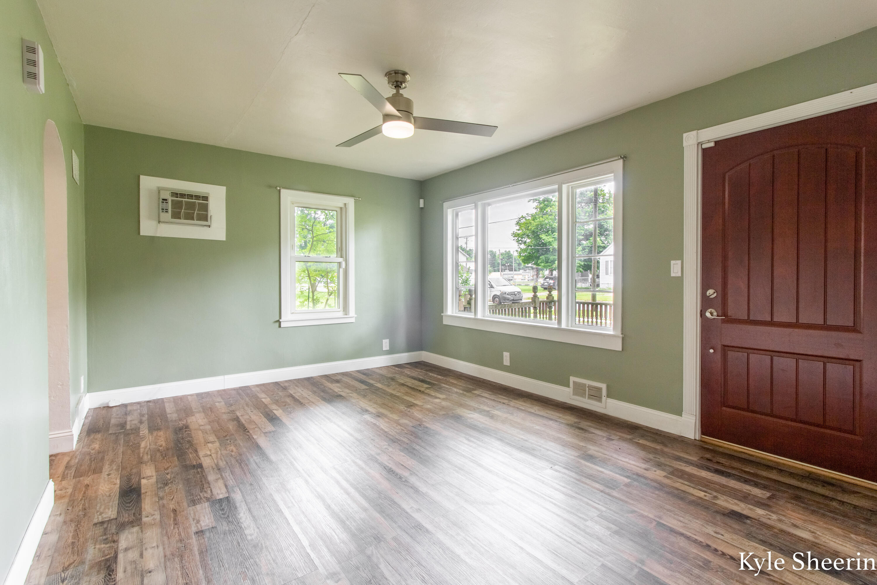 115 North Grant Avenue Three Rivers, MI 49093 - Photo 6 of 29 115 (2 of 29)