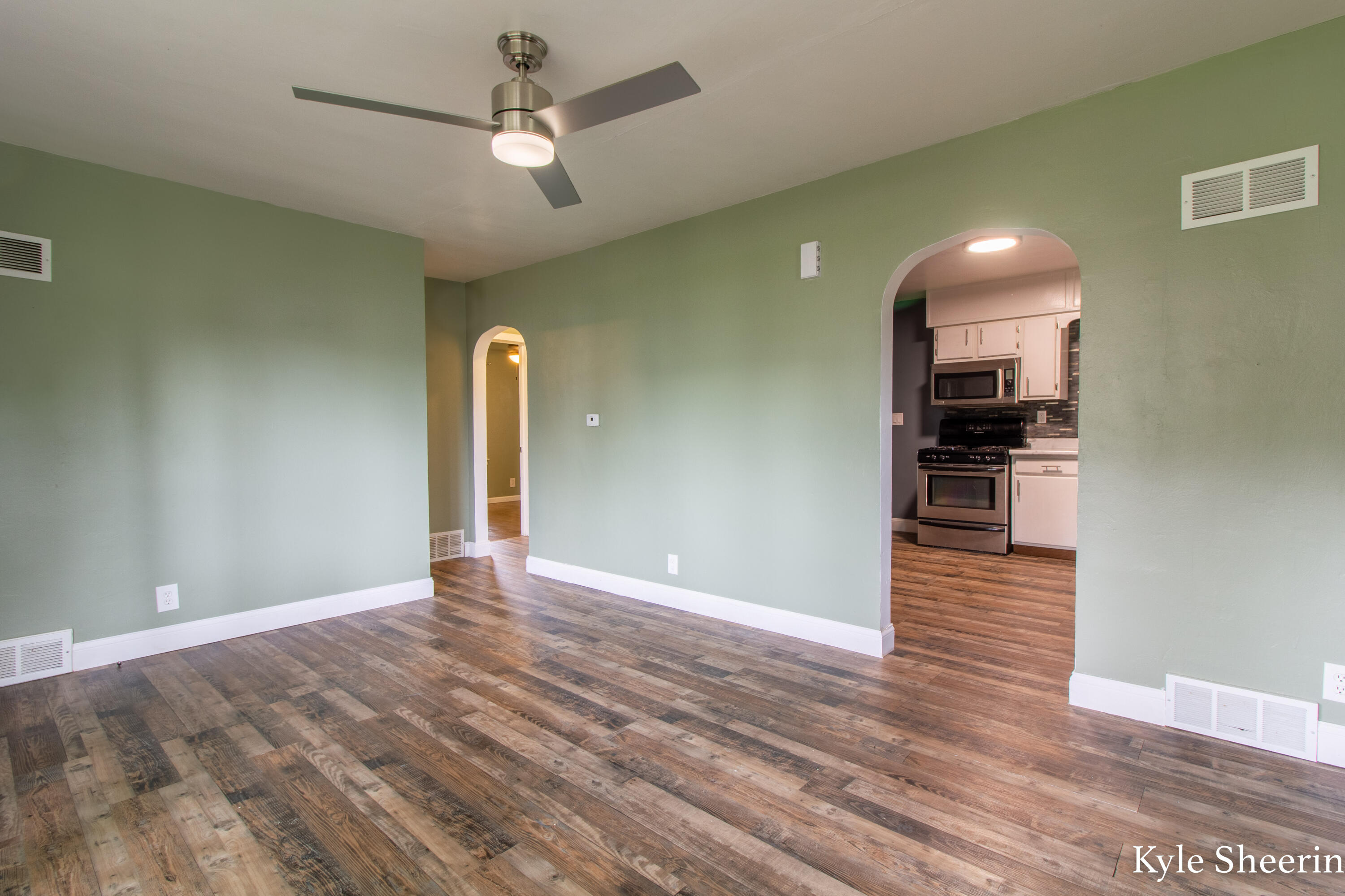 115 North Grant Avenue Three Rivers, MI 49093 - Photo 7 of 29 115 (4 of 29)