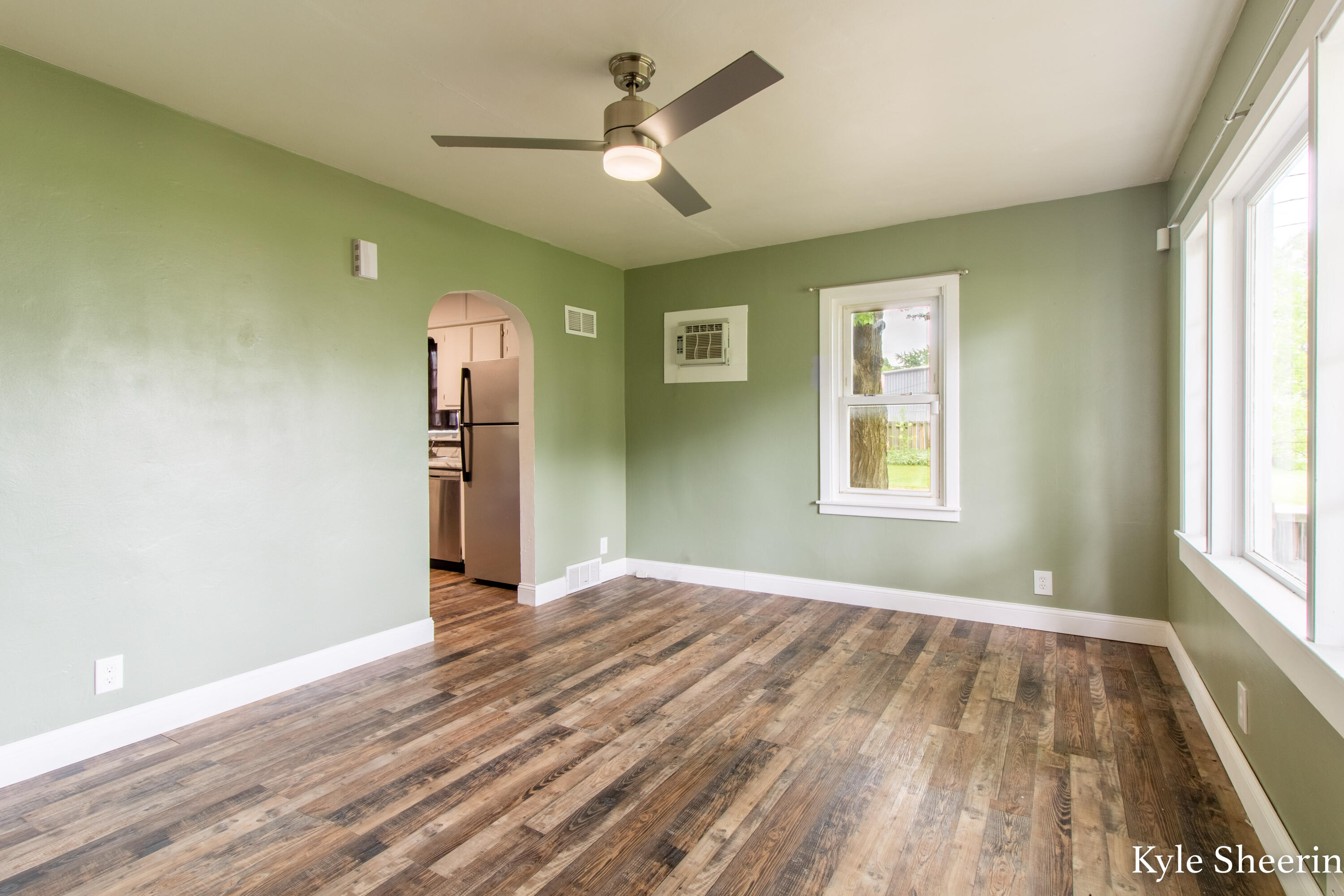 115 North Grant Avenue Three Rivers, MI 49093 - Photo 8 of 29 115 (3 of 29)