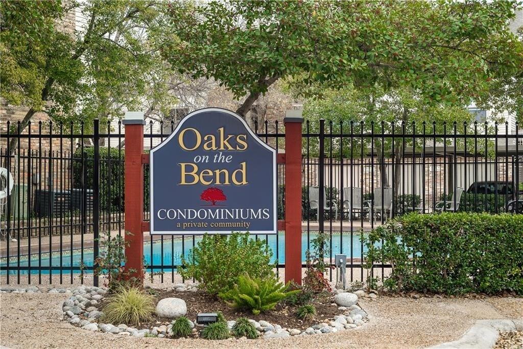 7340 Skillman Street, Unit 1113 Dallas, TX 75231 - Photo 25 of 31 Community Pool