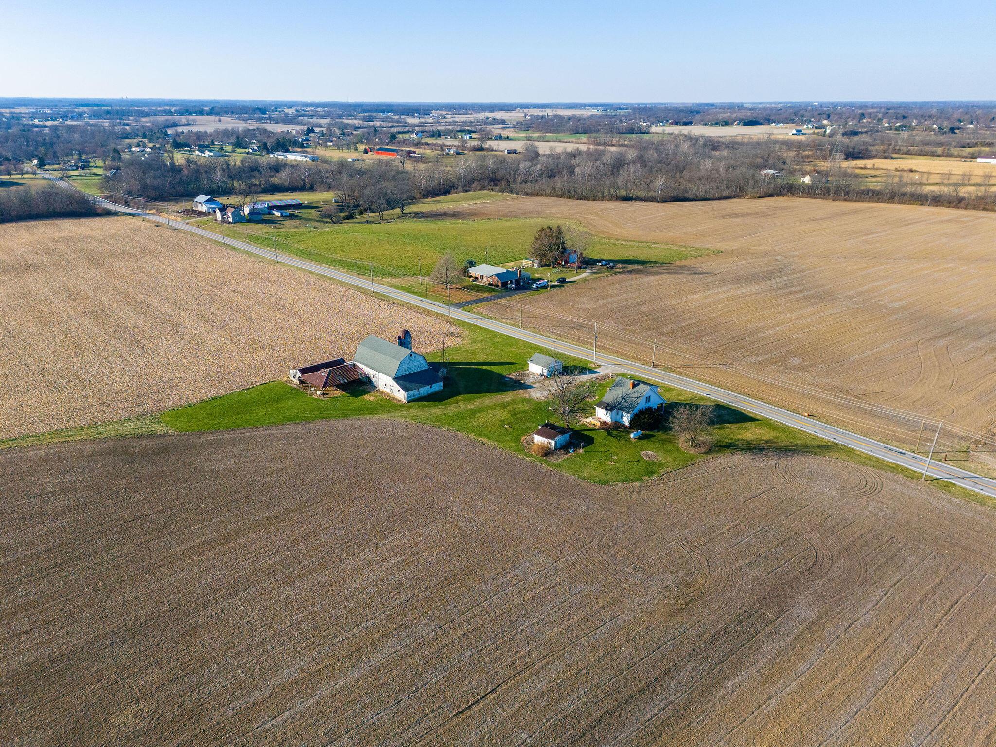 5825 Beatty Road Grove City, OH 43123 - Photo 8 of 16 DJI_20231129145727_0067_D (1)