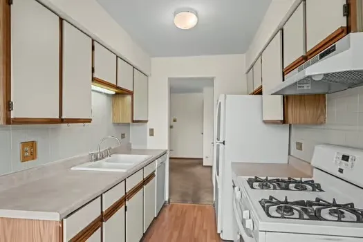 $198,600 | 611 Hapsfield Lane, Unit 100, Buffalo Grove, IL 60089