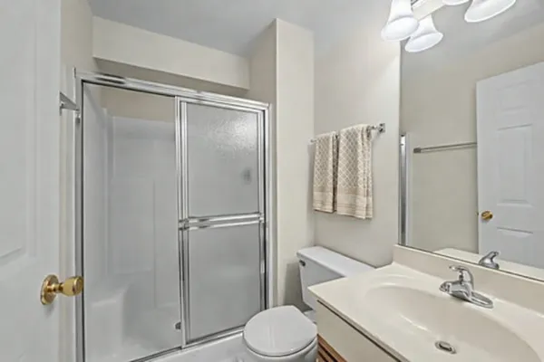 $198,600 | 611 Hapsfield Lane, Unit 100, Buffalo Grove, IL 60089