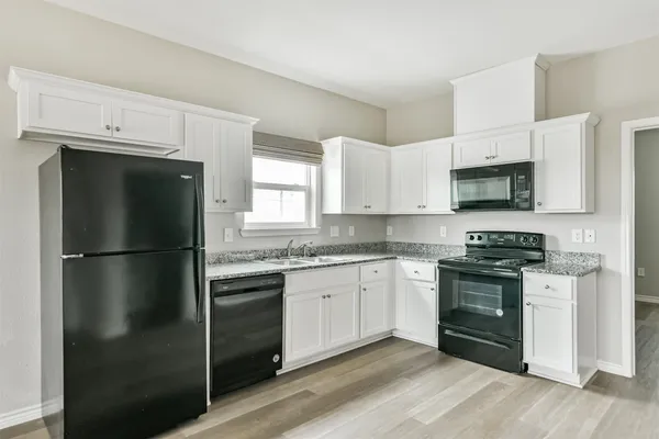 $2,500 | 4505 Bernardo De Galvez Avenue, Galveston, TX 77551