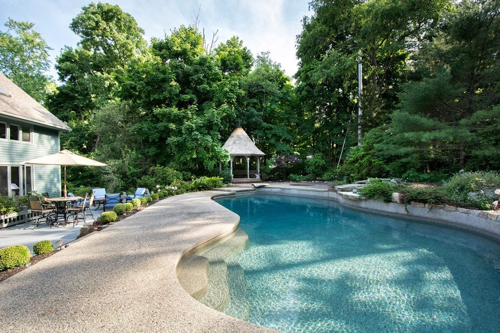 726 Jerusalem Road Cohasset, MA 02025 - Photo 3 of 20