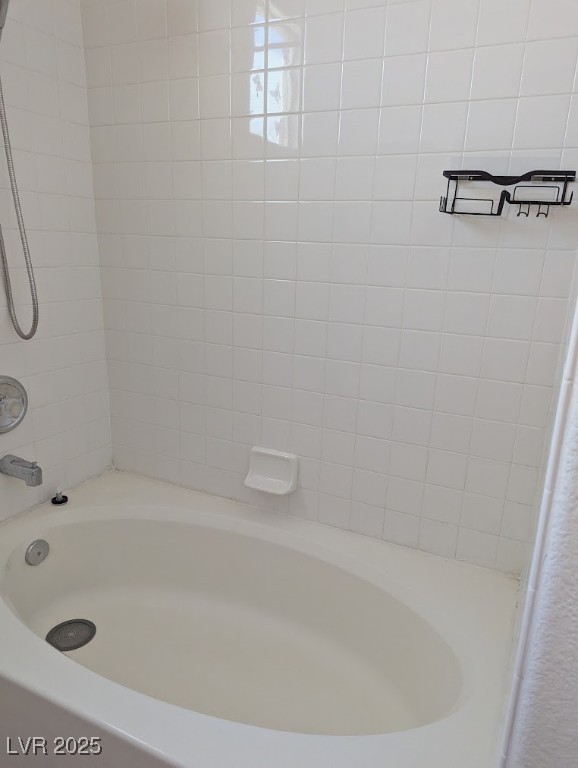 4777 Crakow Court Las Vegas, NV 89147 - Photo 15 of 49 Full bath featuring shower / bath combination