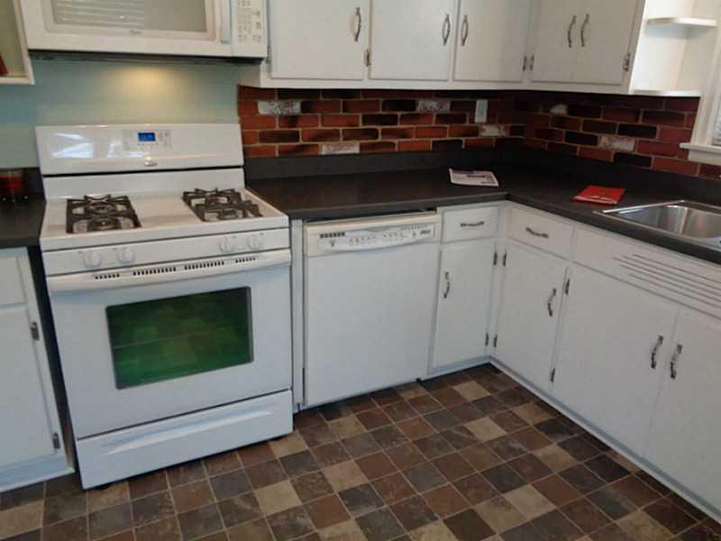 1025 Sundown Road Springfield, OH 45503 - Photo 3 of 23