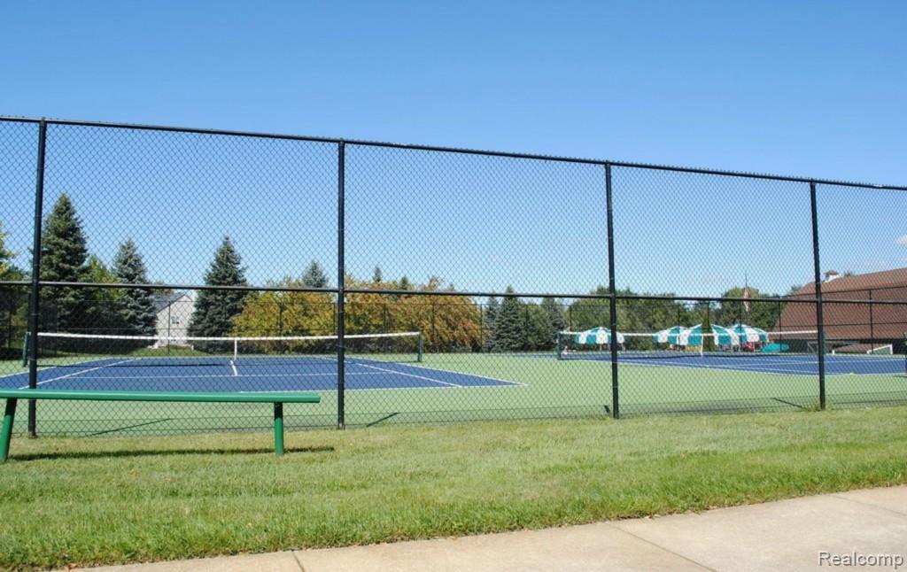 3120 Castleton Court Rochester, MI 48306 - Photo 39 of 40 Association Tennis Courts