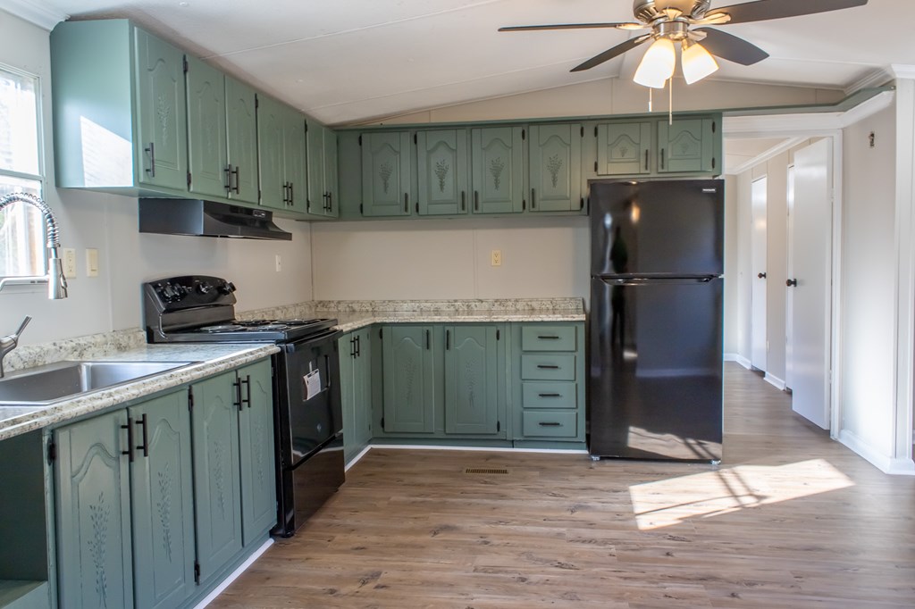 1137 Cavender Road Southeast Dalton, GA 30721 - Photo 3 of 27 Gallery Image 3