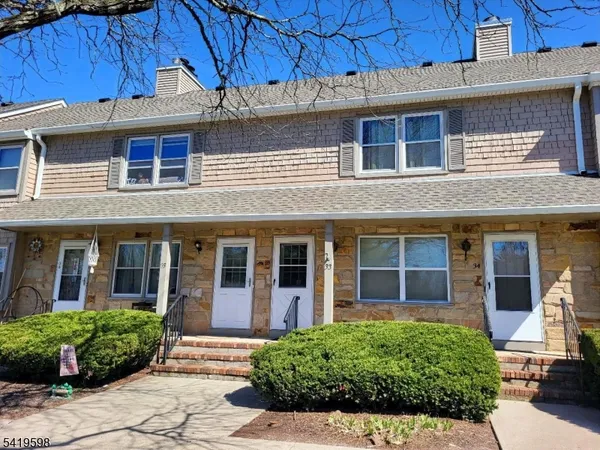 $299,900 | 33 Hancock Court, Flemington, NJ 08822
