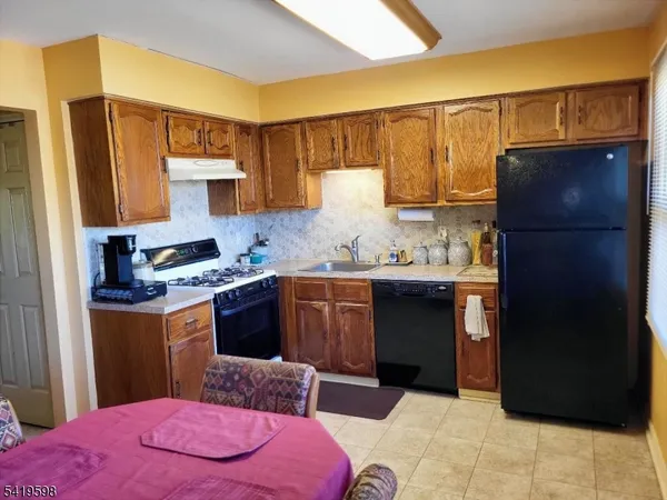 $299,900 | 33 Hancock Court, Flemington, NJ 08822