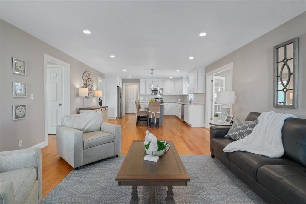 9 Red Gate Road Walpole, MA 02081 - Photo 12 of 40 Gallery Image 12
