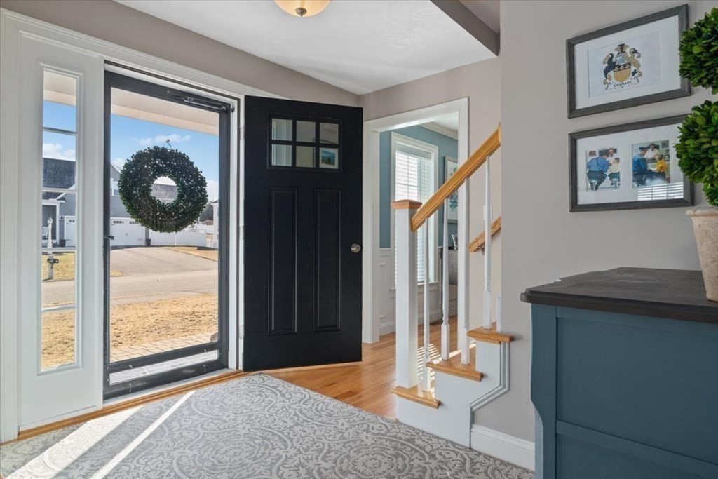 9 Red Gate Road Walpole, MA 02081 - Photo 8 of 40 Gallery Image 8