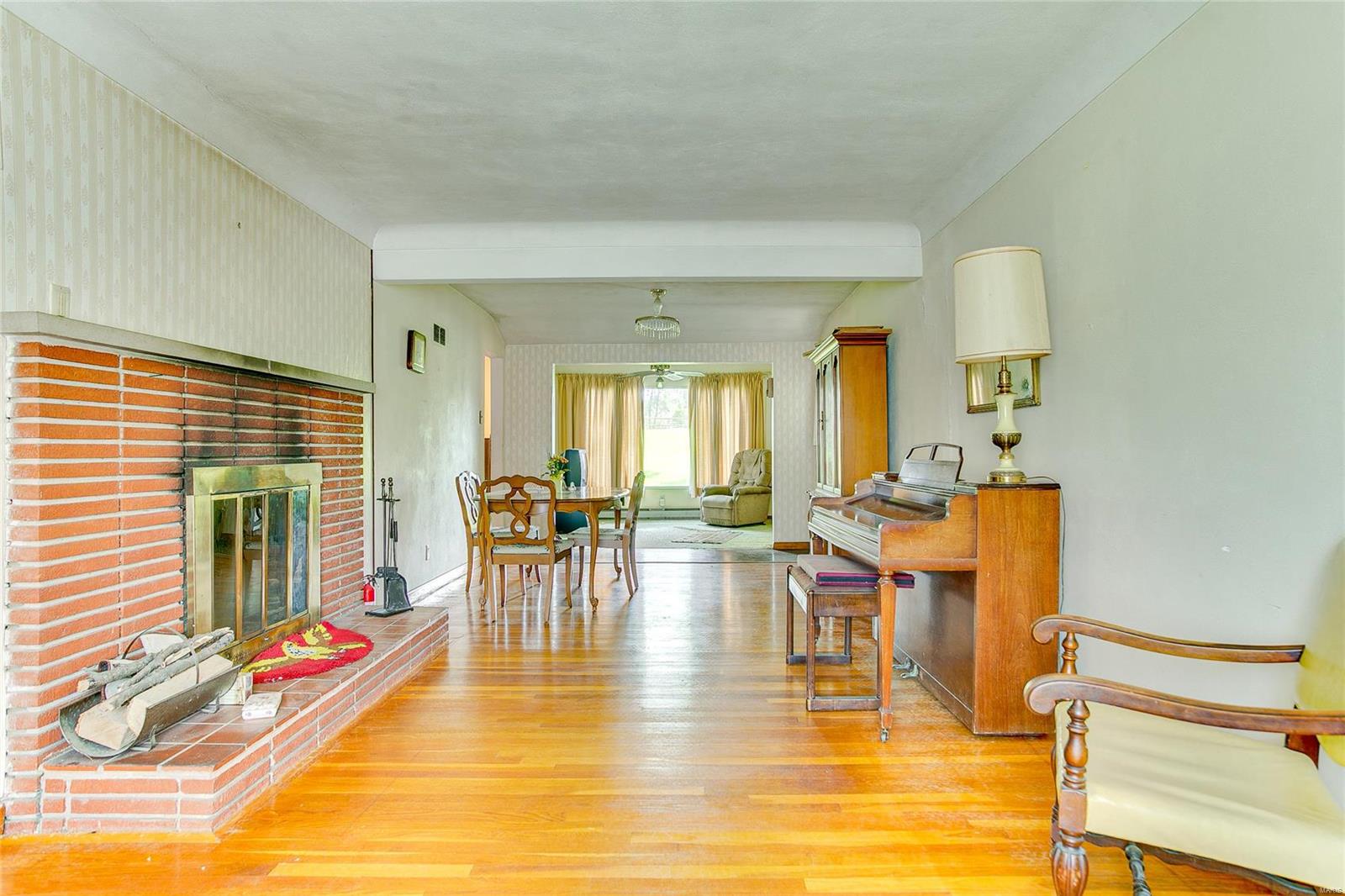 10808 Mueller Road St. Louis, MO 63123 - Photo 4 of 16 Gallery Image 4