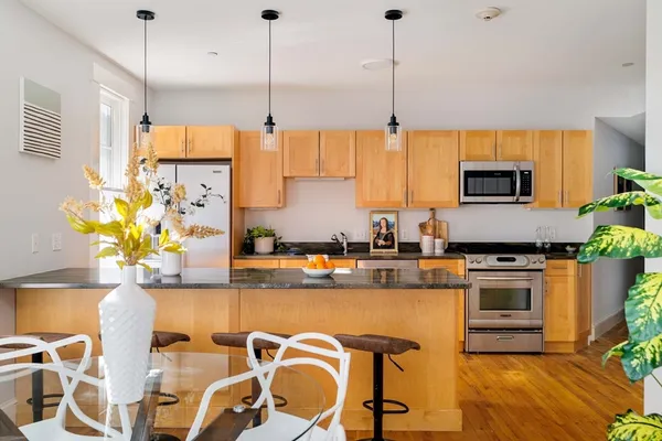 $650,000 | 432 Norfolk Street, Unit 1H, Somerville, MA 02143