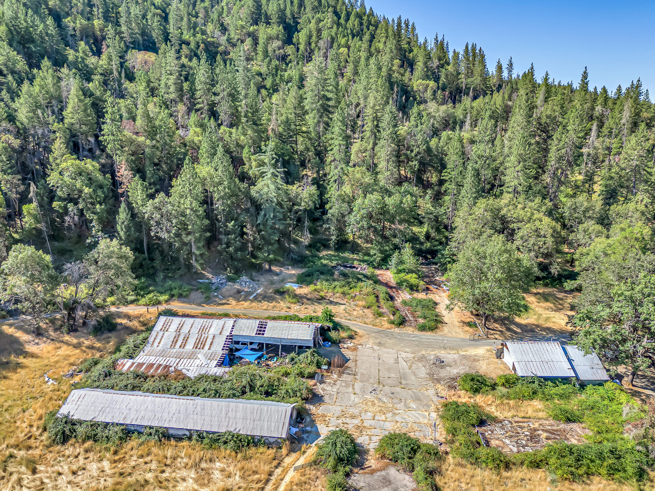 9820 East Evans Creek Road Rogue River, OR 97537 - Photo 16 of 58 DJI_20250722094925_0034_D