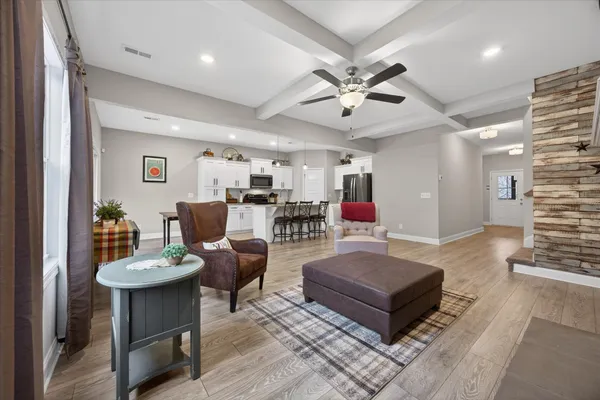 $599,900 | 2140 Palmyra Road, Palmyra, TN 37142