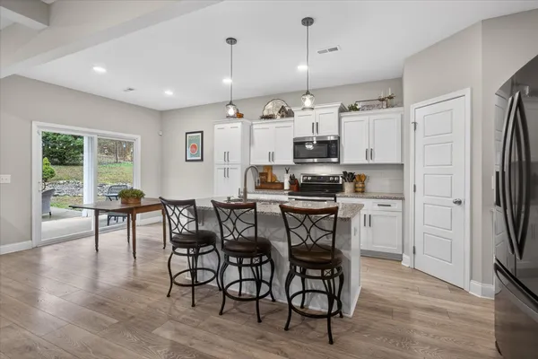 $599,900 | 2140 Palmyra Road, Palmyra, TN 37142