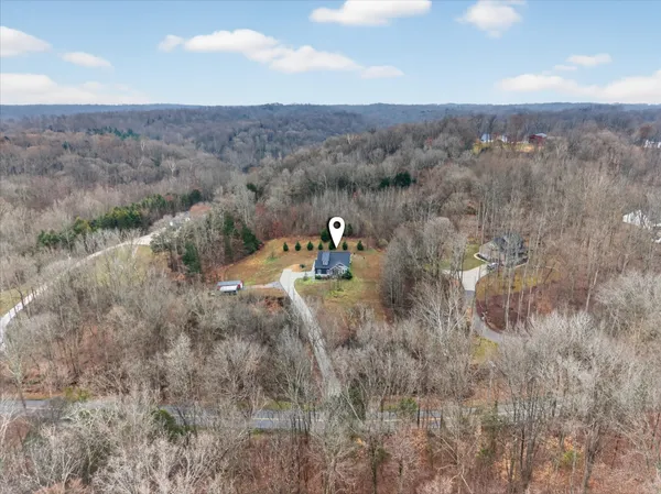 $599,900 | 2140 Palmyra Road, Palmyra, TN 37142