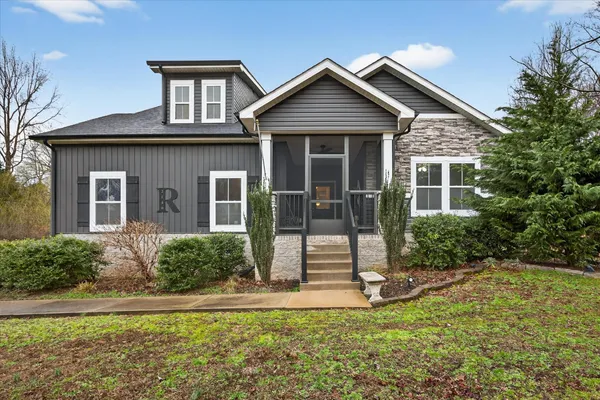 $599,900 | 2140 Palmyra Road, Palmyra, TN 37142