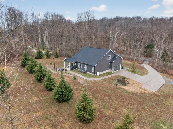 $599,900 | 2140 Palmyra Road, Palmyra, TN 37142