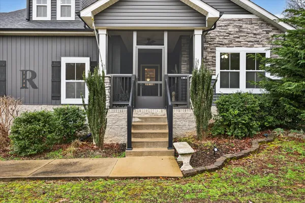 $599,900 | 2140 Palmyra Road, Palmyra, TN 37142