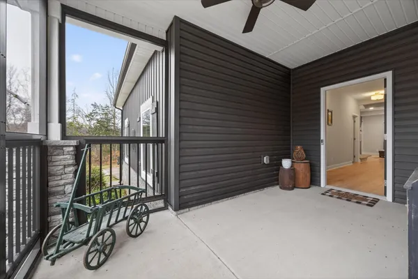 $599,900 | 2140 Palmyra Road, Palmyra, TN 37142