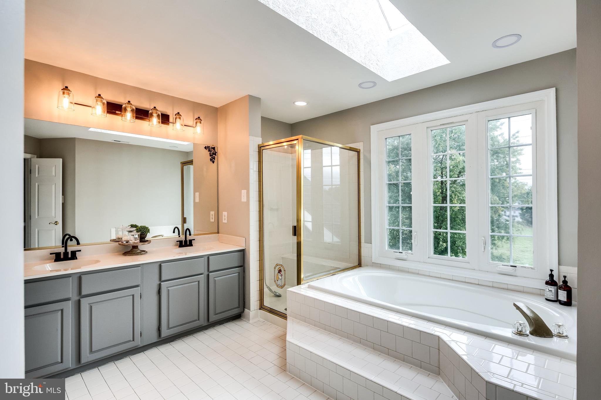 5261 Rising Sun Lane Ellicott City, MD 21043 - Photo 32 of 40 primary bathroom