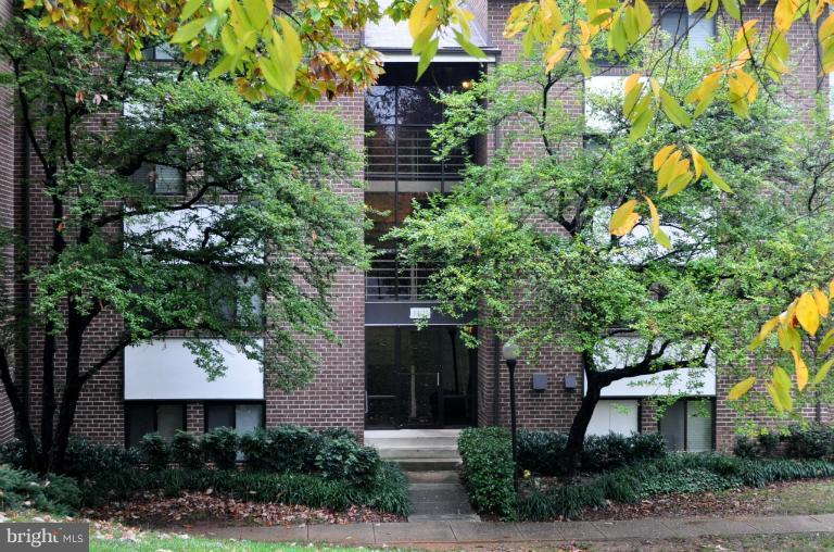1403 Northgate Square, Unit 3/31B Reston, VA 20190 - Photo 1 of 1 Entry to Building - Welcome Home