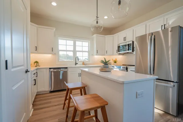 $519,900 | 1130 Live Oak Court, Forest, VA 24551