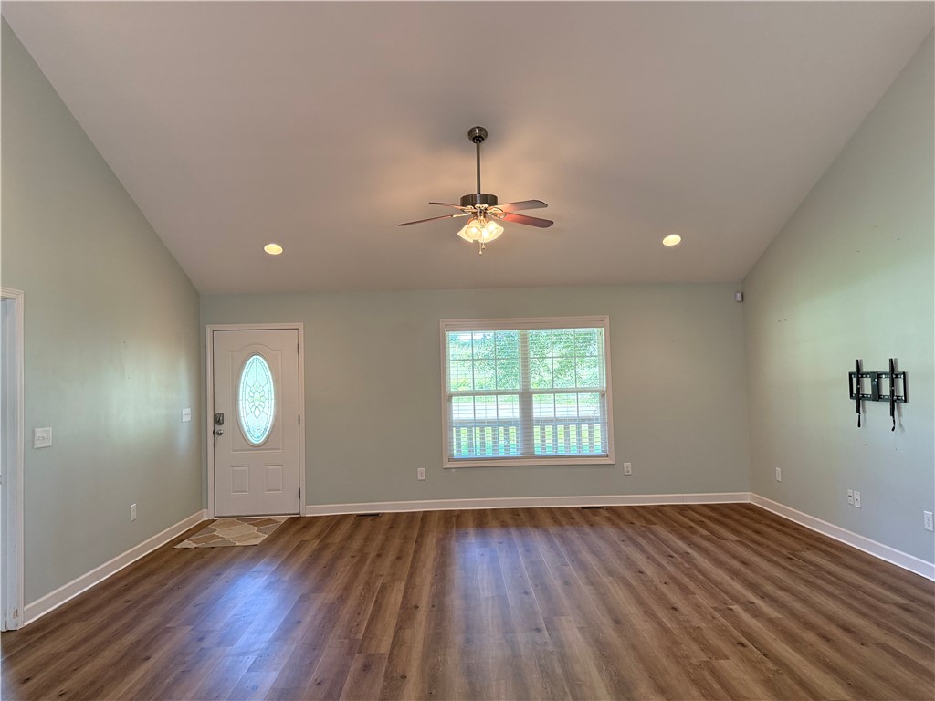 198 Miller Drive Central, SC 29630 - Photo 4 of 38