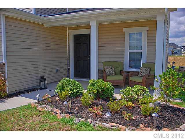 810 Risburg Lane Charlotte, NC 28262 - Photo 2 of 16
