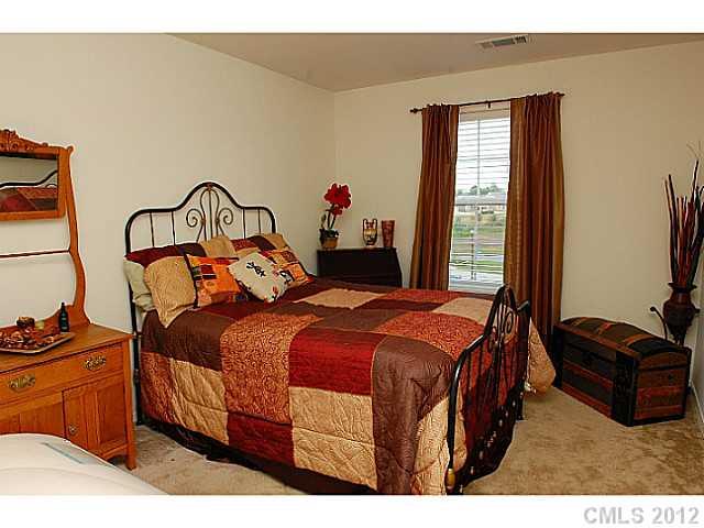 810 Risburg Lane Charlotte, NC 28262 - Photo 9 of 16