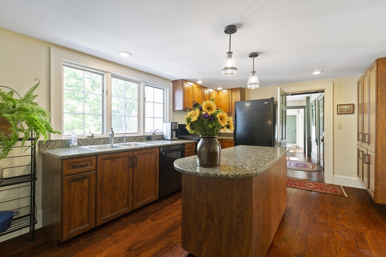 640 Forest Road Greenfield, NH 03047 - Photo 3 of 38