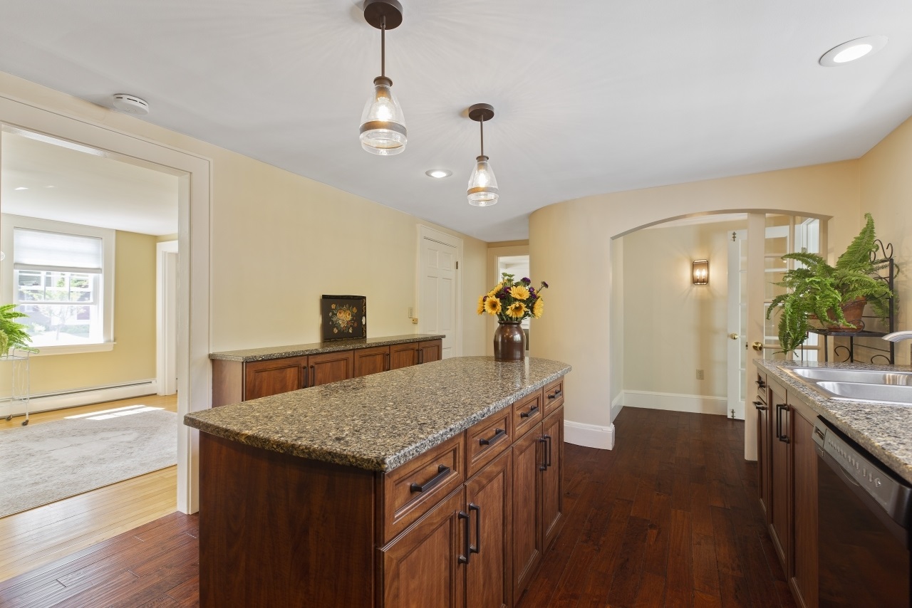 640 Forest Road Greenfield, NH 03047 - Photo 5 of 38