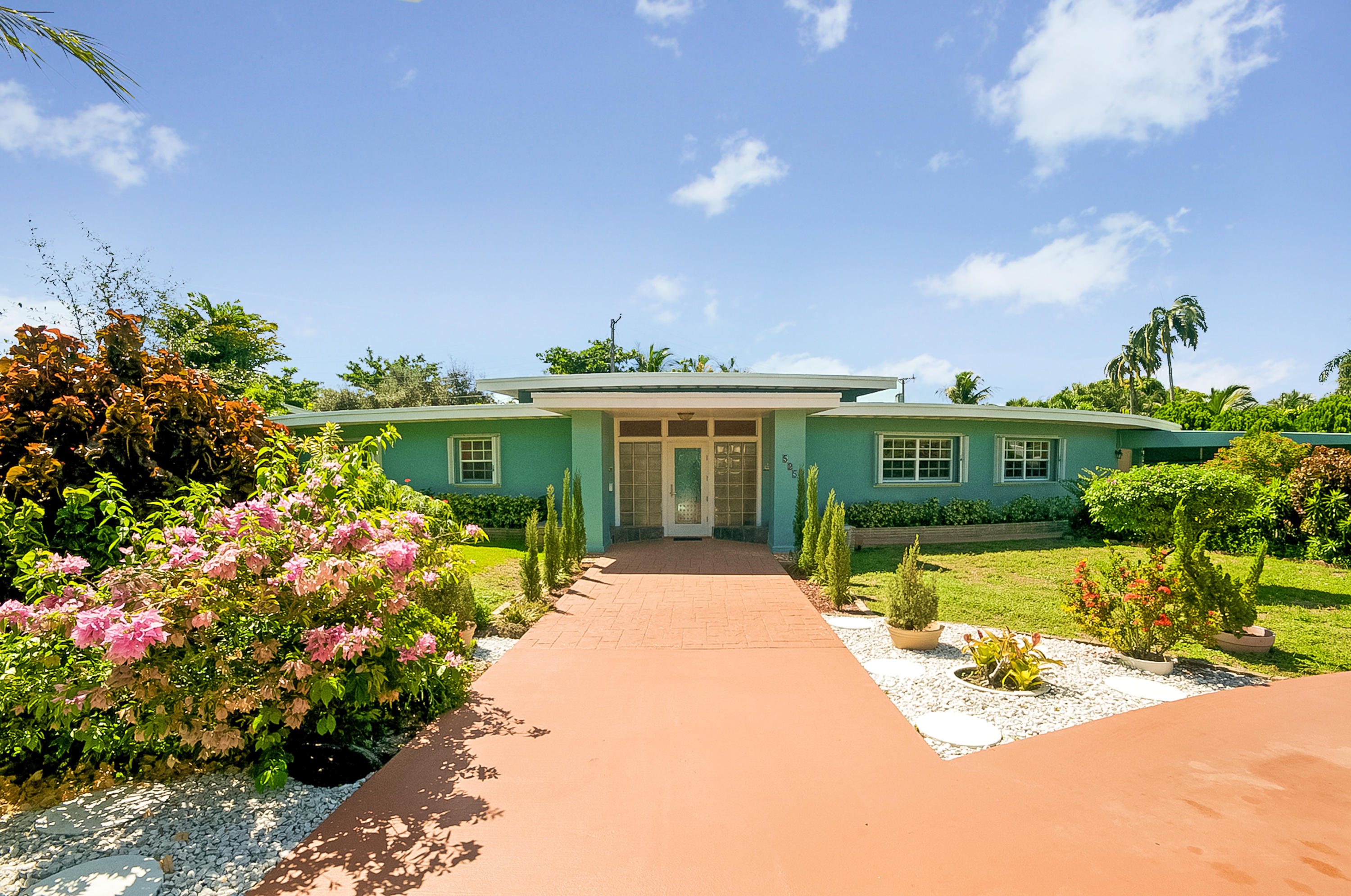 525 Rye Lane Delray Beach, FL 33444 - Photo 4 of 23 525_rye_lane_MLS_HID1118500_ROOMMainExte
