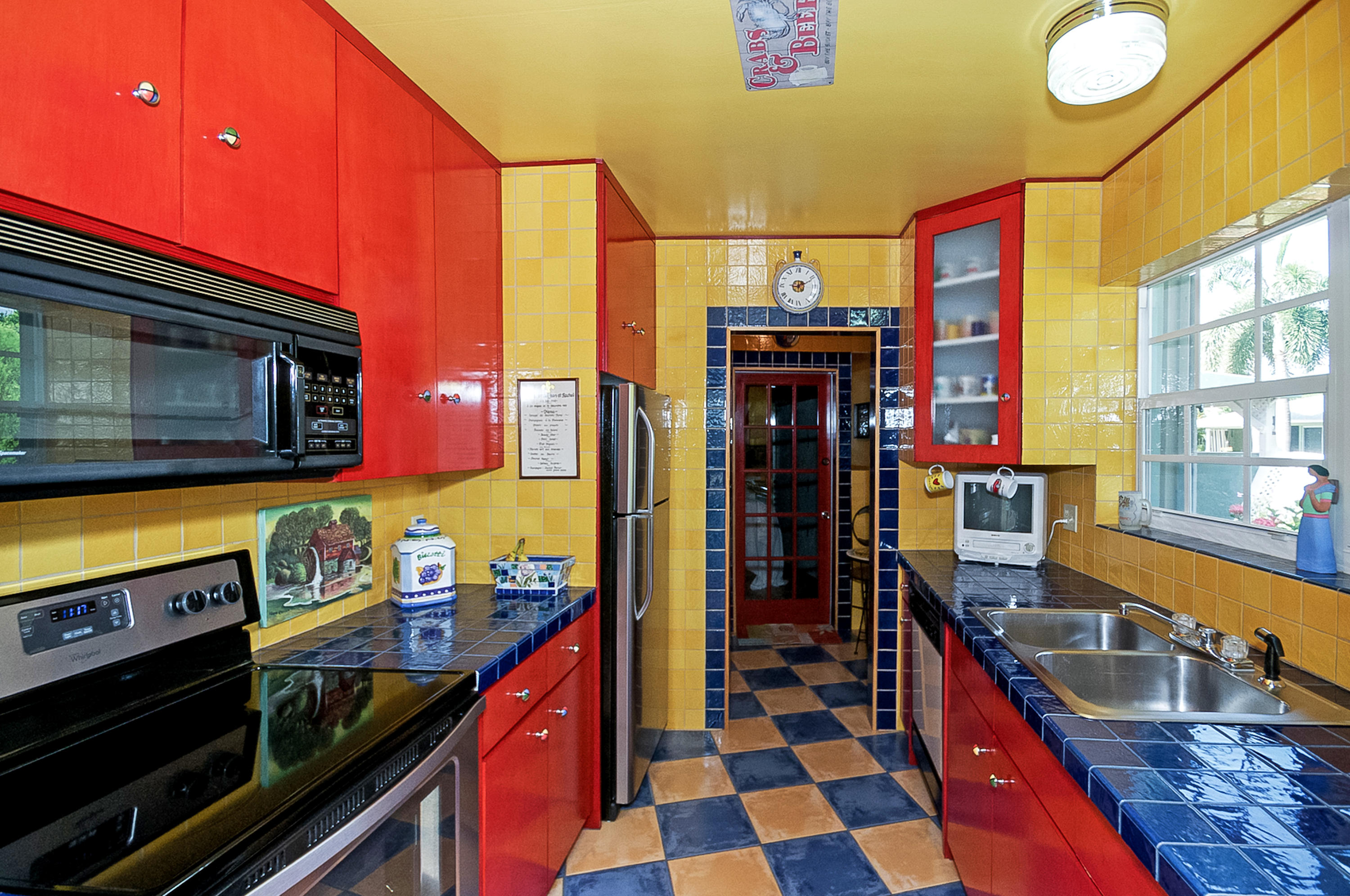 525 Rye Lane Delray Beach, FL 33444 - Photo 9 of 23 525_rye_lane_MLS_HID1118500_ROOMkitchen2
