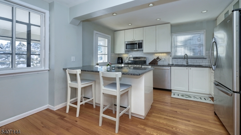 23 Sussex Road Clifton, NJ 07012 - Photo 8 of 24