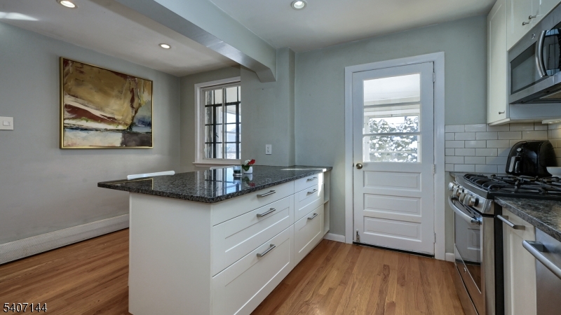 23 Sussex Road Clifton, NJ 07012 - Photo 9 of 24