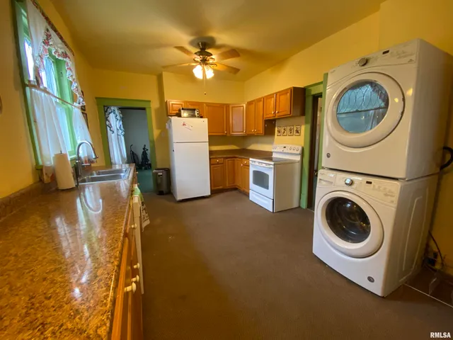 $99,900 | 178 South Main Street, Smithfield, IL 61477