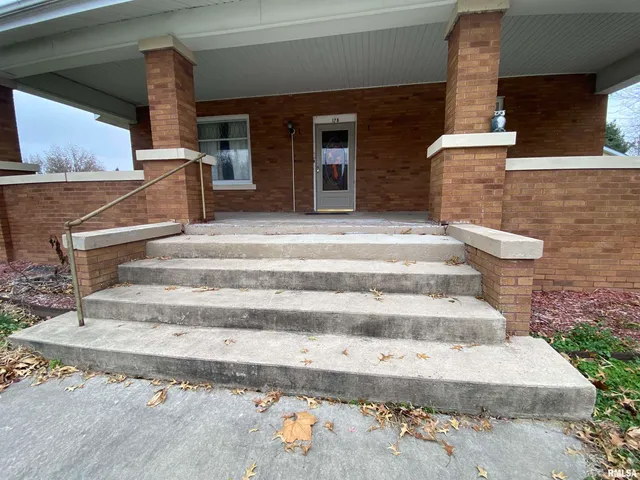 $99,900 | 178 South Main Street, Smithfield, IL 61477