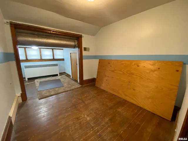 $99,900 | 178 South Main Street, Smithfield, IL 61477