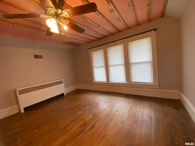 $99,900 | 178 South Main Street, Smithfield, IL 61477