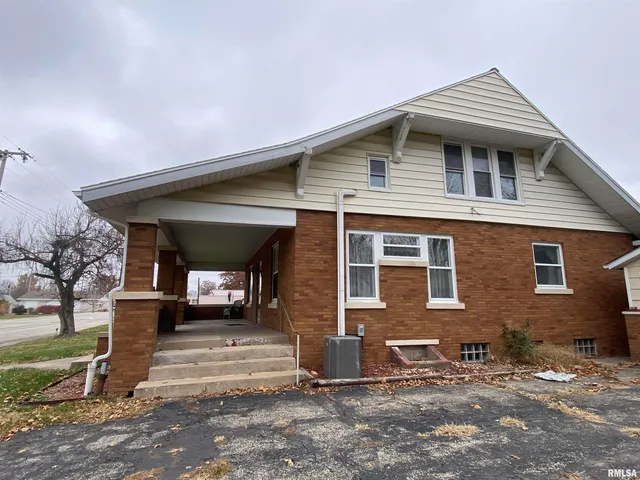 $99,900 | 178 South Main Street, Smithfield, IL 61477