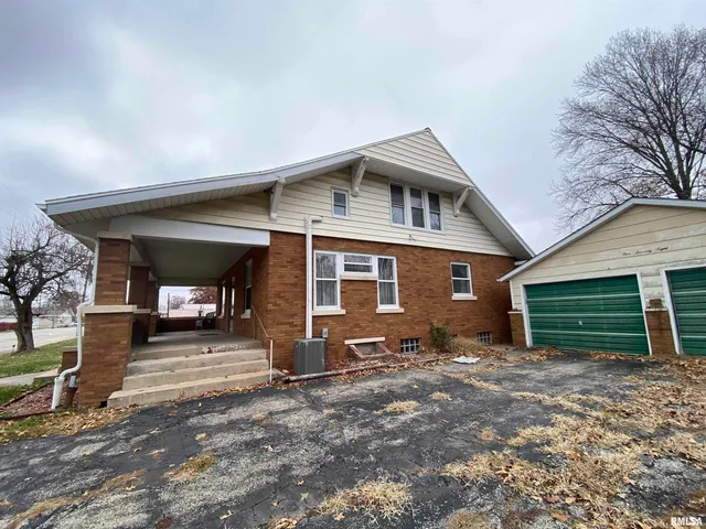 $99,900 | 178 South Main Street, Smithfield, IL 61477