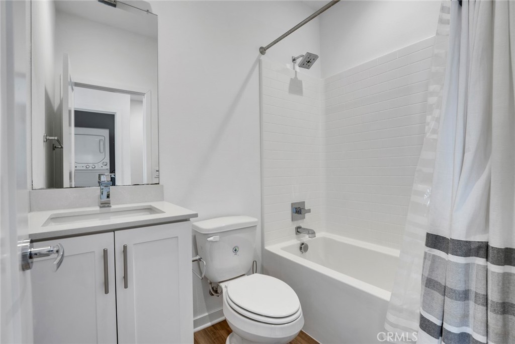 105 Schick Irvine, CA 92614 - Photo 22 of 39 a bathroom with a sink toilet vanity and shower