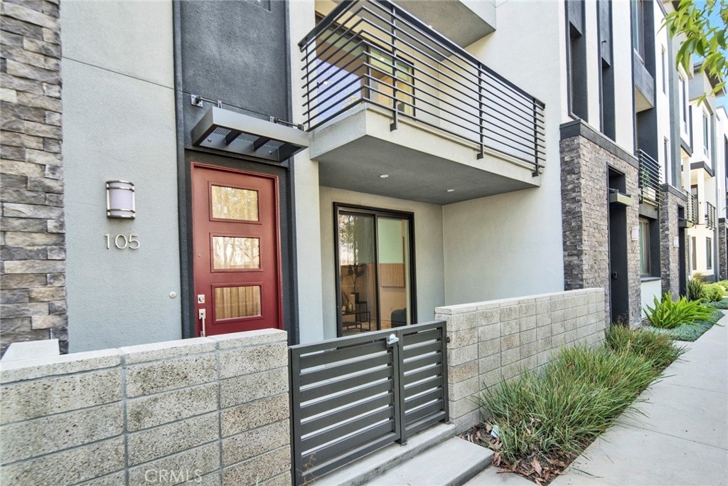 105 Schick Irvine, CA 92614 - Photo 28 of 39 a front view of a house