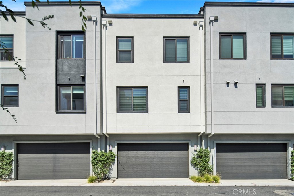 105 Schick Irvine, CA 92614 - Photo 31 of 39 a front view of a white building