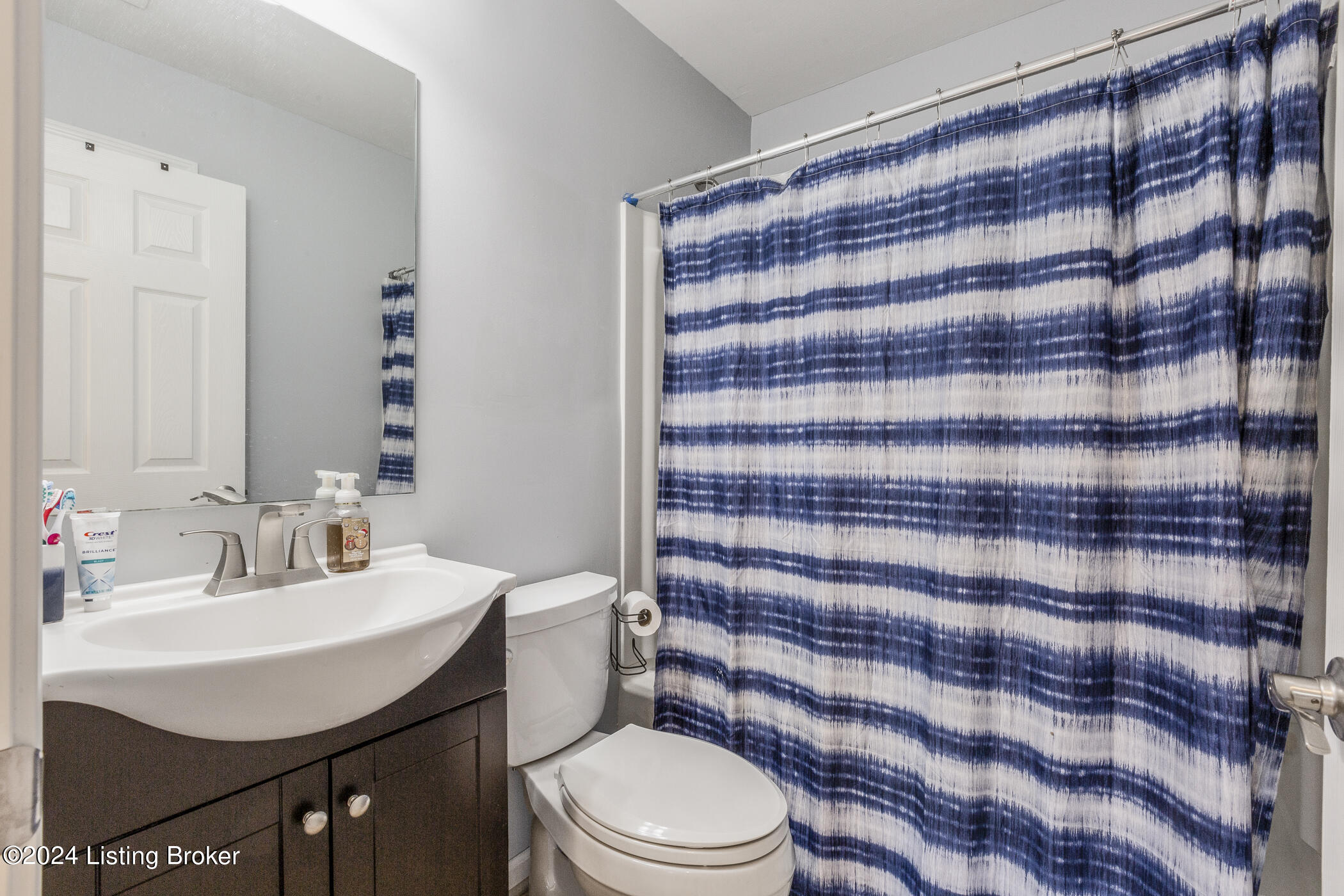 6010 Cooper Chapel Road Louisville, KY 40229 - Photo 21 of 37 Full Bath